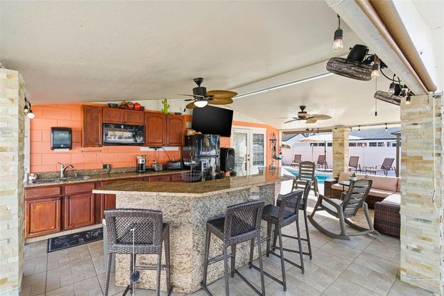 7102 HARBORHILLS COURT, Tampa, FL 33615