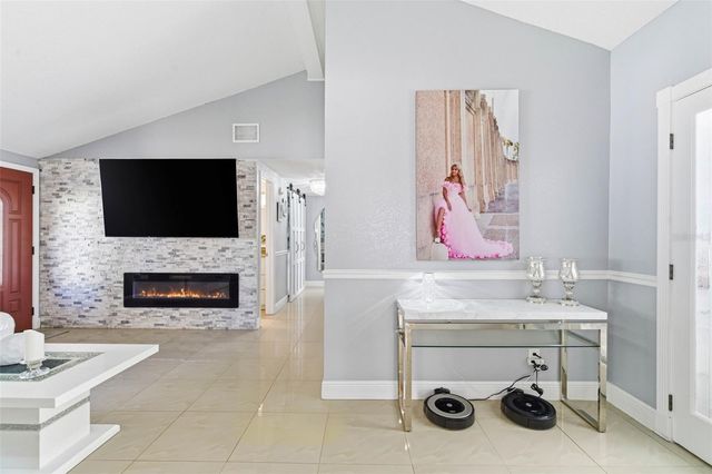 7102 HARBORHILLS COURT, Tampa, FL 33615