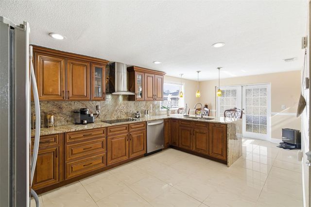 7102 HARBORHILLS COURT, Tampa, FL 33615