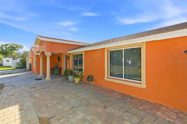 7102 HARBORHILLS COURT, Tampa, FL 33615