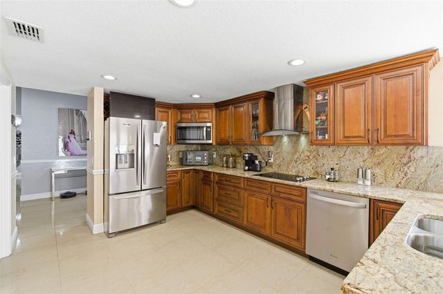 7102 HARBORHILLS COURT, Tampa, FL 33615