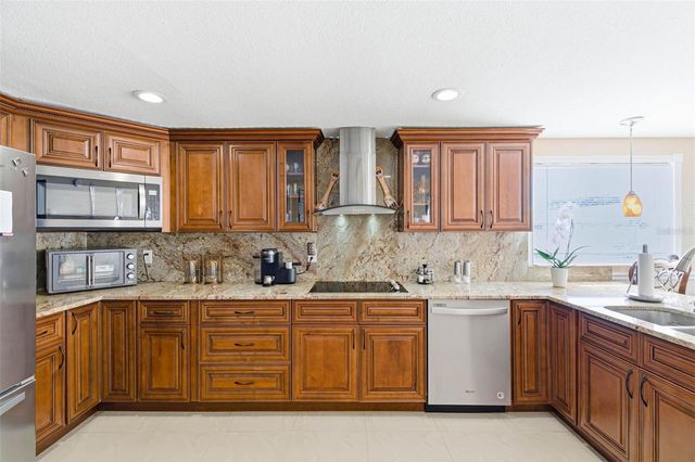 7102 HARBORHILLS COURT, Tampa, FL 33615