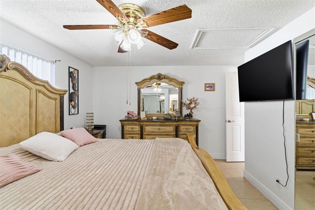 7102 HARBORHILLS COURT, Tampa, FL 33615