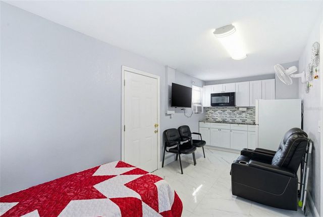 7102 HARBORHILLS COURT, Tampa, FL 33615