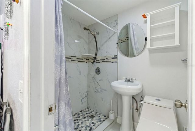 7102 HARBORHILLS COURT, Tampa, FL 33615