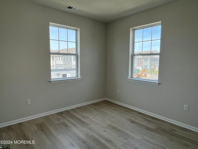 52 Chapel Lane, Wall, NJ 07753
