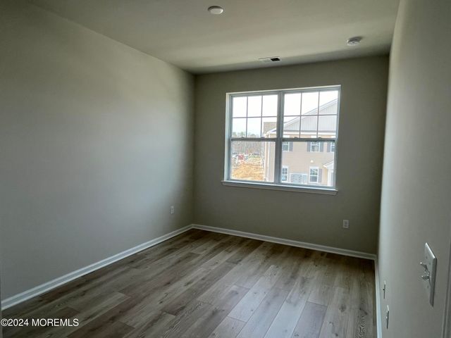 52 Chapel Lane, Wall, NJ 07753