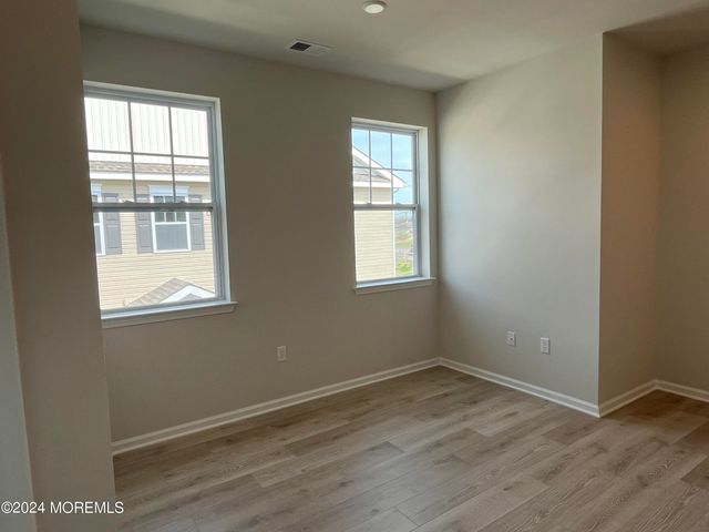 52 Chapel Lane, Wall, NJ 07753