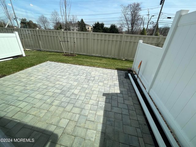 52 Chapel Lane, Wall, NJ 07753