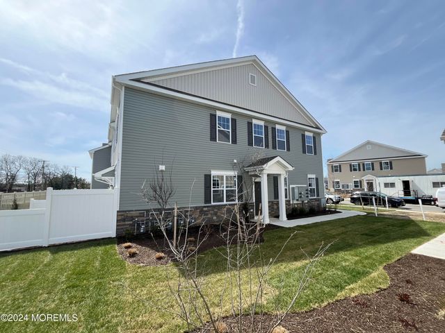 52 Chapel Lane, Wall, NJ 07753