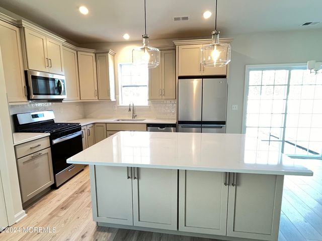 52 Chapel Lane, Wall, NJ 07753