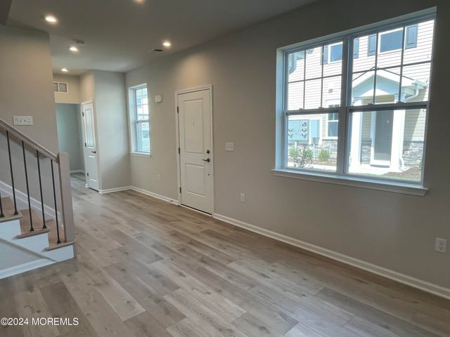 52 Chapel Lane, Wall, NJ 07753