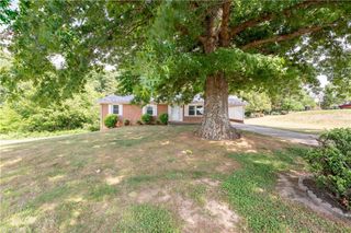 6221 Salem Chapel Road, Walnut Cove, NC 27052