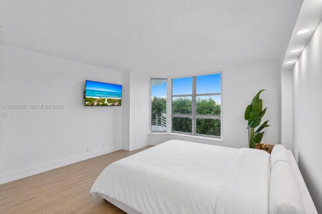 19101 NE 36th Ct 402, Aventura, FL 33180