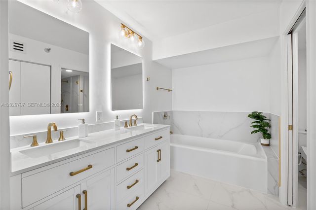19101 NE 36th Ct 402, Aventura, FL 33180
