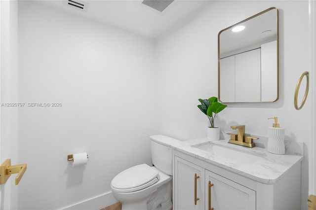 19101 NE 36th Ct 402, Aventura, FL 33180