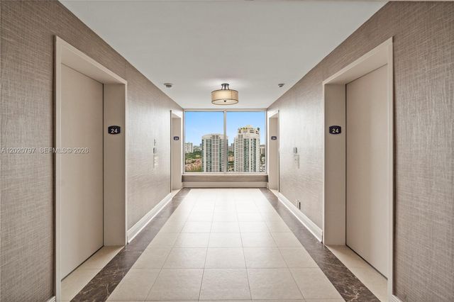 19101 NE 36th Ct 402, Aventura, FL 33180