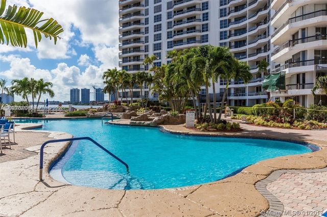 19101 NE 36th Ct 402, Aventura, FL 33180