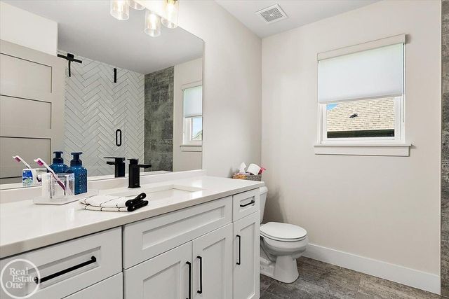 52801 Royal Park Avenue, Shelby Twp, MI 48315