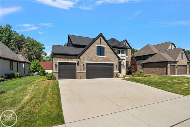 52801 Royal Park Avenue, Shelby Twp, MI 48315