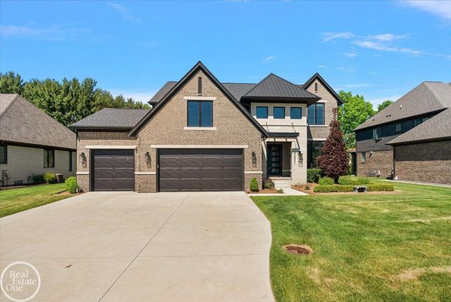 52801 Royal Park Avenue, Shelby Twp, MI 48315