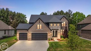 52801 Royal Park Avenue, Shelby Twp, MI 48315