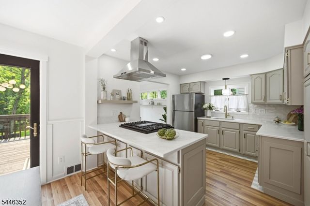 180 River Dr, Parsippany-troy Hills Twp., NJ 07034
