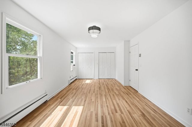 180 River Dr, Parsippany-troy Hills Twp., NJ 07034
