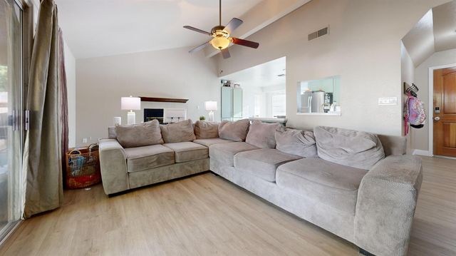 6094 N Mccaffrey Avenue, Fresno, CA 93722