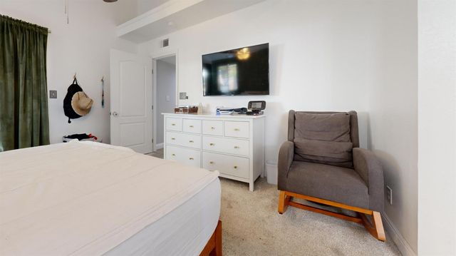 6094 N Mccaffrey Avenue, Fresno, CA 93722