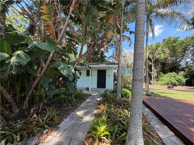2055 34th Avenue, Vero Beach, FL 32960