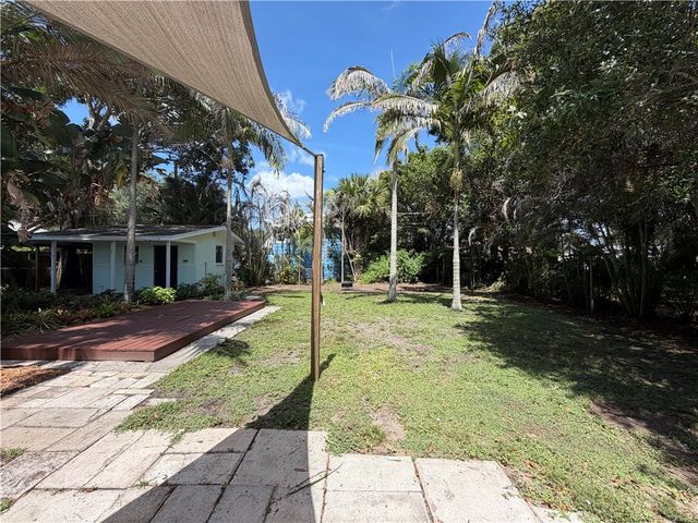 2055 34th Avenue, Vero Beach, FL 32960