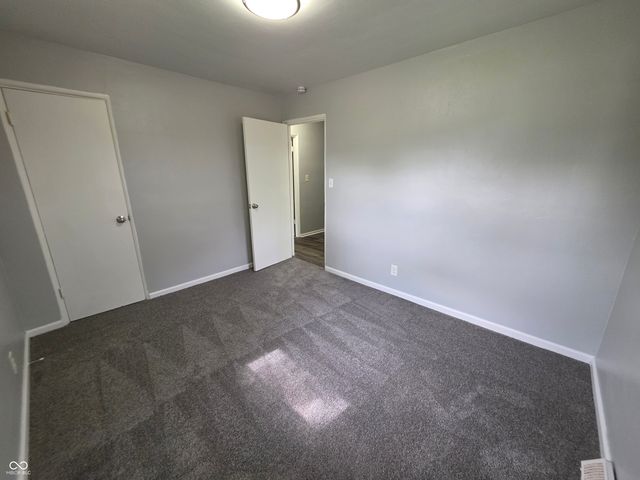 5820 E 40th Street, Indianapolis, IN 46226