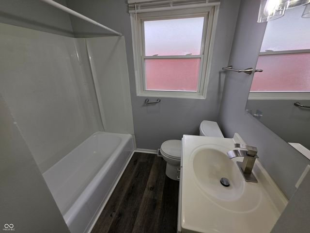 5820 E 40th Street, Indianapolis, IN 46226