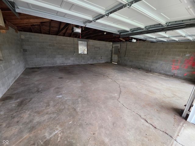5820 E 40th Street, Indianapolis, IN 46226