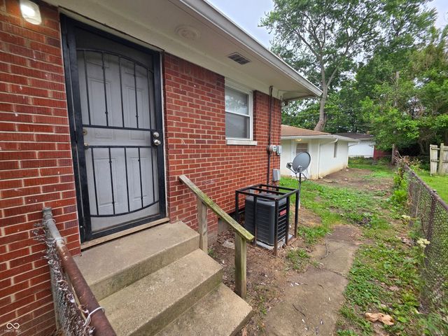 5820 E 40th Street, Indianapolis, IN 46226