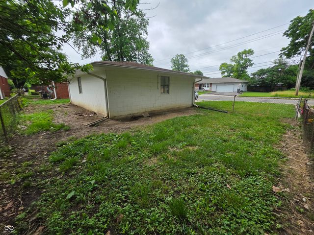 5820 E 40th Street, Indianapolis, IN 46226