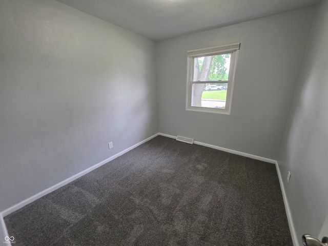 5820 E 40th Street, Indianapolis, IN 46226