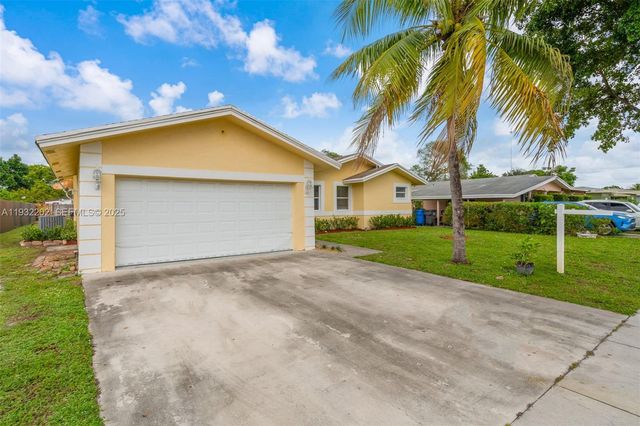 4501 SW 26th St, West Park, FL 33023