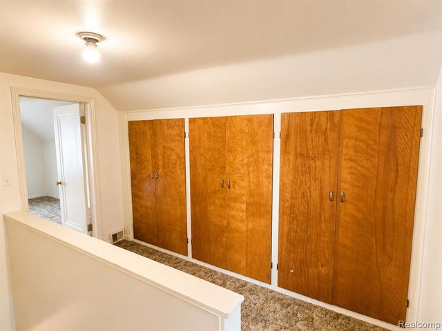 8056 Central, Center Line, MI 48015