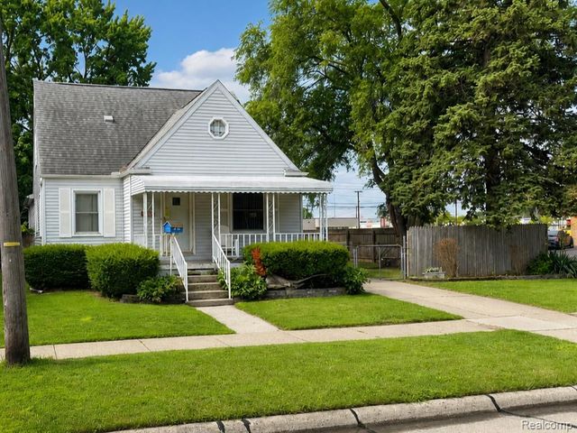 8056 Central, Center Line, MI 48015