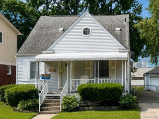 8056 Central, Center Line, MI 48015