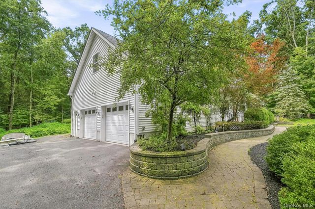 25 Mitchell Lane, Westtown, NY 10998