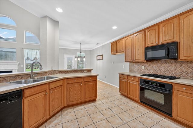 6514 Daisy Drive, Arlington, TX 76017