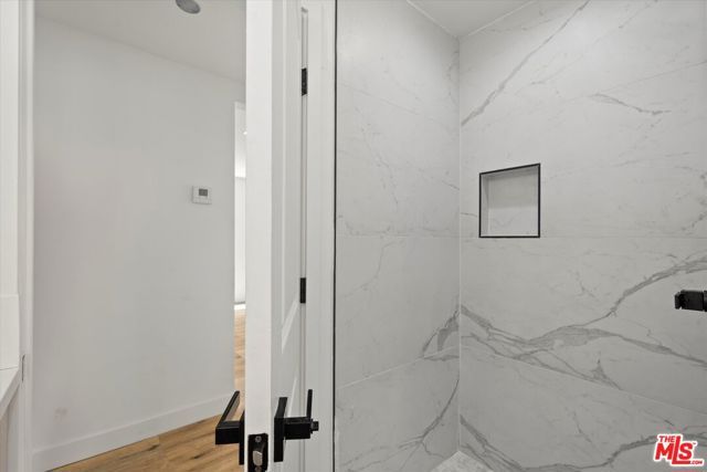 3748 Veteran, Los Angeles, CA 90034