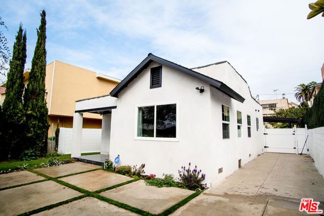 3748 Veteran, Los Angeles, CA 90034
