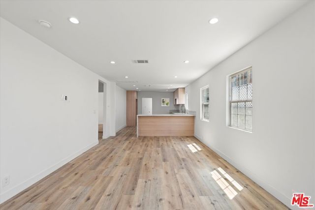 3748 Veteran, Los Angeles, CA 90034