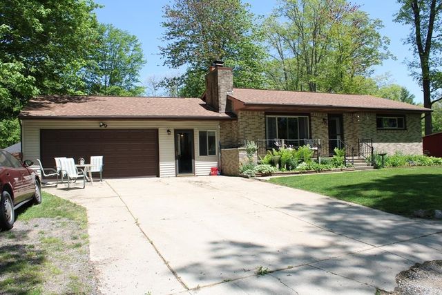 1749 Lake Drive, Harrison, MI 48625