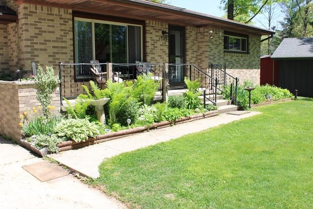 1749 Lake Drive, Harrison, MI 48625