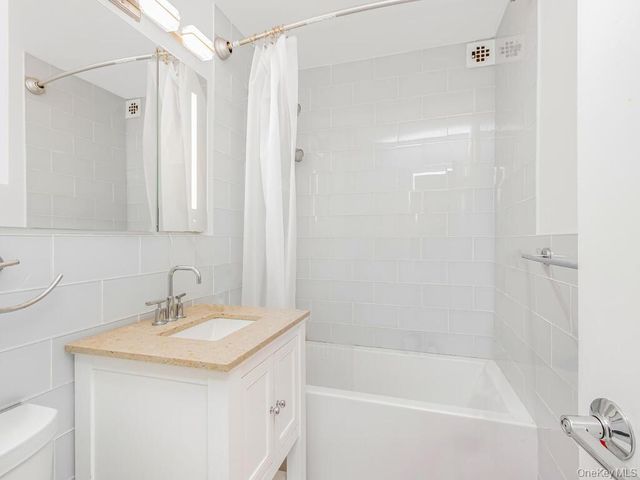 1841 Central Park Avenue 16A, Yonkers, NY 10710